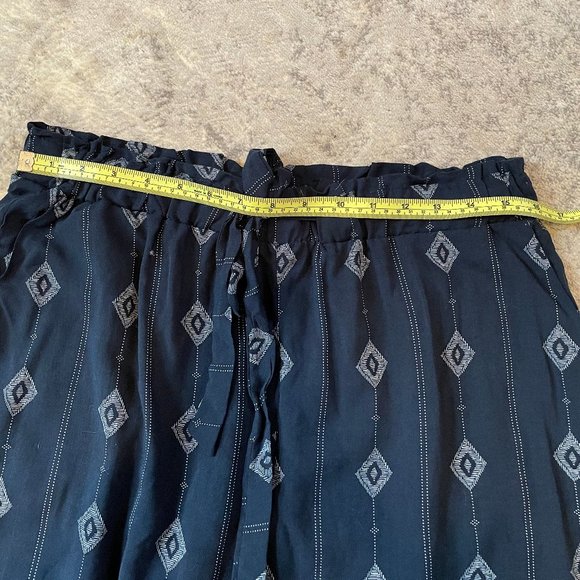 Good Luck Gem High Waisted Shorts w/pocket - Picture 10 of 12